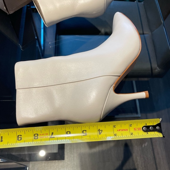 ❤️‍🔥 Marc Fisher Fergus Heeled Bootie Chic Cream Leather | - Picture 12 of 15